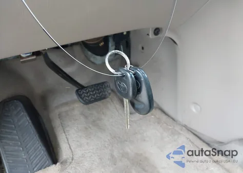 2004 Toyota Sienna Le из США, поврежденный, VIN 5TDBA23C14S003421